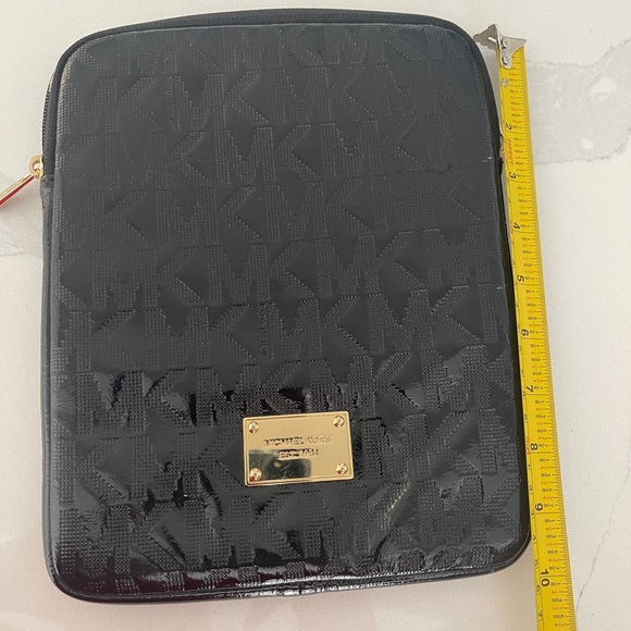 MK Michael Kors 12inch IPad Case - Picture 8 of 8